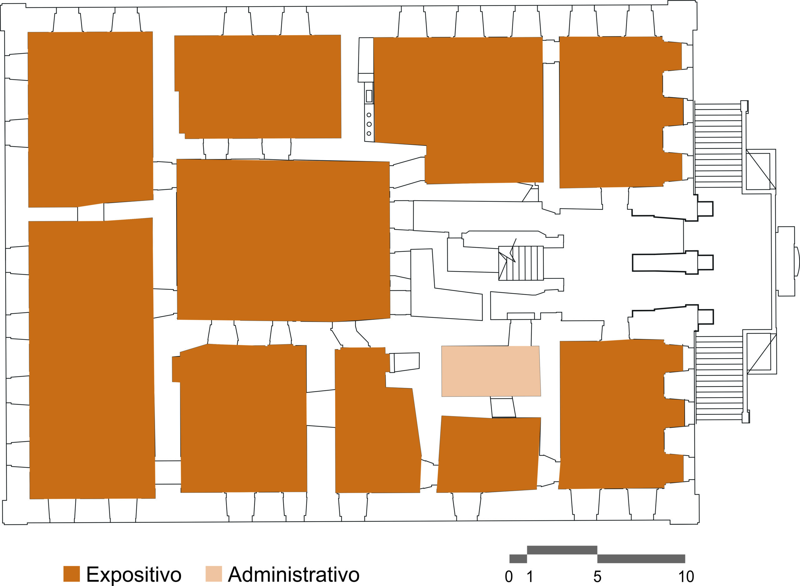Desenho de planta baixa de geometria retangular, com espaços delimitados a partir da entrada principal e destaque para a escadaria de acesso. As paredes do edifício têm grande espessura, e a planta apresenta simetria na distribuição de portas e janelas. Há um preenchimento na cor laranja nas salas que são expositivas, totalizando dez espaços, e a cor bege é usada para uma sala administrativa. Abaixo da imagem, há uma legenda e, no canto inferior direito, uma escala gráfica.